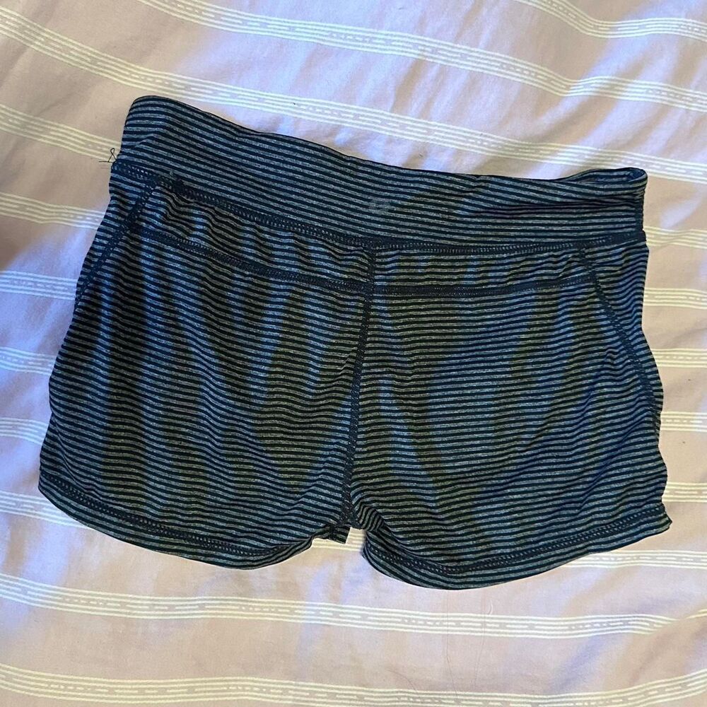 Zella Women's Black and Grey Shorts